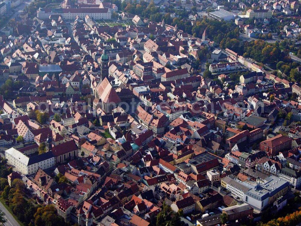 Amberg / Bayern from the bird's eye view: Der historische Stadtkern von Amberg mit der Kirche St. Martin in der Mitte. Rathaus-Anschrift: Marktplatz 11, 92224 Amberg; Post-Anschrift: Postfach 2155, 92211 Amberg; Tel: (09621) 10-0,fax: (09621) 10-203