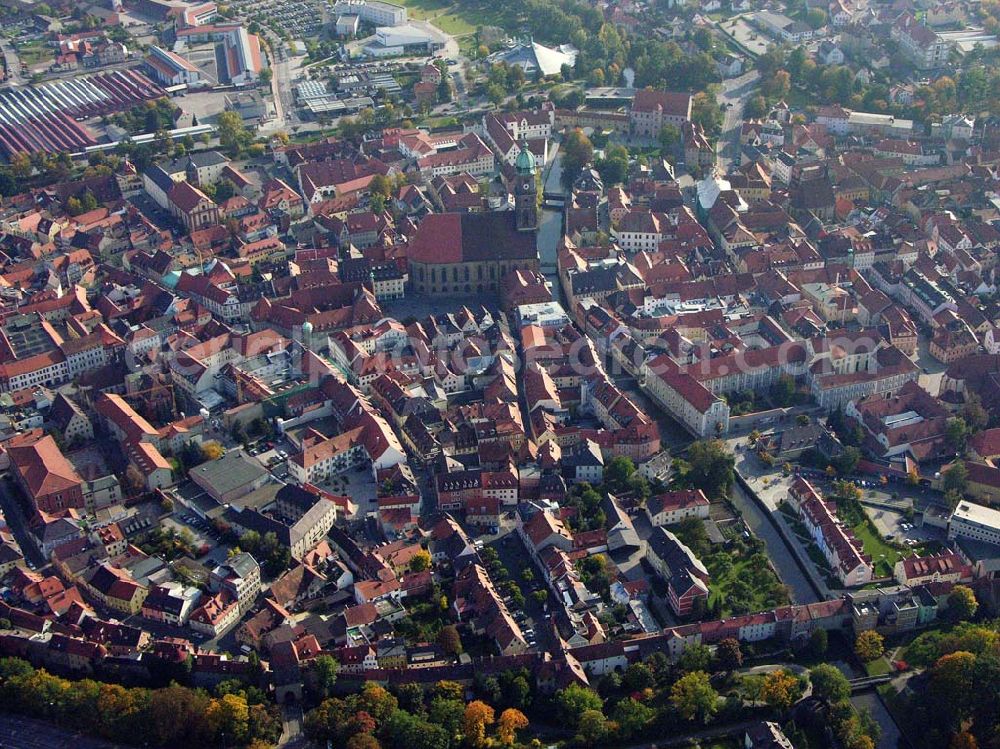 Aerial photograph Amberg / Bayern - Der historische Stadtkern von Amberg mit der Kirche St. Martin in der Mitte. Rathaus-Anschrift: Marktplatz 11, 92224 Amberg; Post-Anschrift: Postfach 2155, 92211 Amberg; Tel: (09621) 10-0,fax: (09621) 10-203