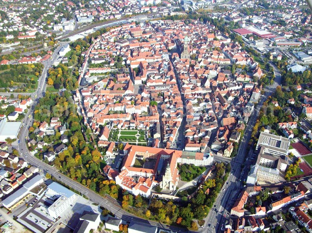 Aerial photograph Amberg / Bayern - Der historische Stadtkern von Amberg mit der Kirche St. Martin in der Mitte. Rathaus-Anschrift: Marktplatz 11, 92224 Amberg; Post-Anschrift: Postfach 2155, 92211 Amberg; Tel: (09621) 10-0,fax: (09621) 10-203