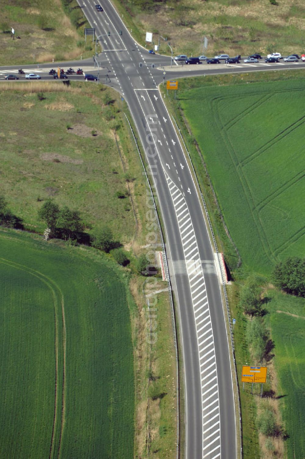 Aerial photograph BAD FREIENWALDE - Blick auf die Ortsumfahrung der Bundesstrasse B 167 nördlich von Bad Freienwalde. Landesbetrieb Straßenwesen Brandenburg (