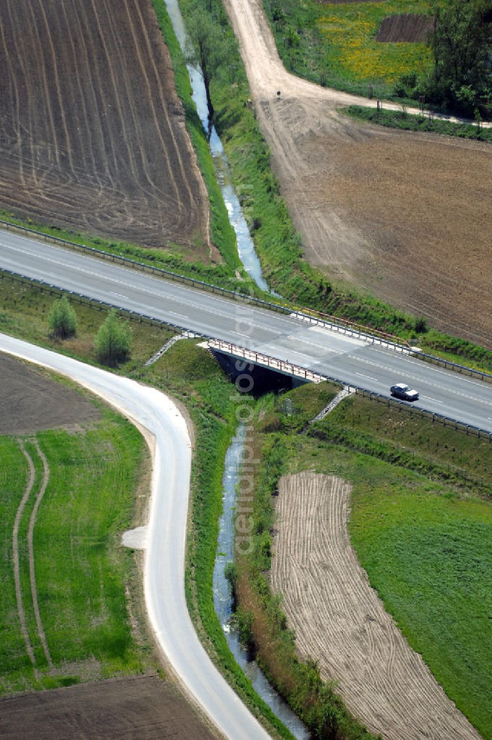 Aerial image BAD FREIENWALDE - Blick auf die Ortsumfahrung der Bundesstrasse B 167 nördlich von Bad Freienwalde. Landesbetrieb Straßenwesen Brandenburg (