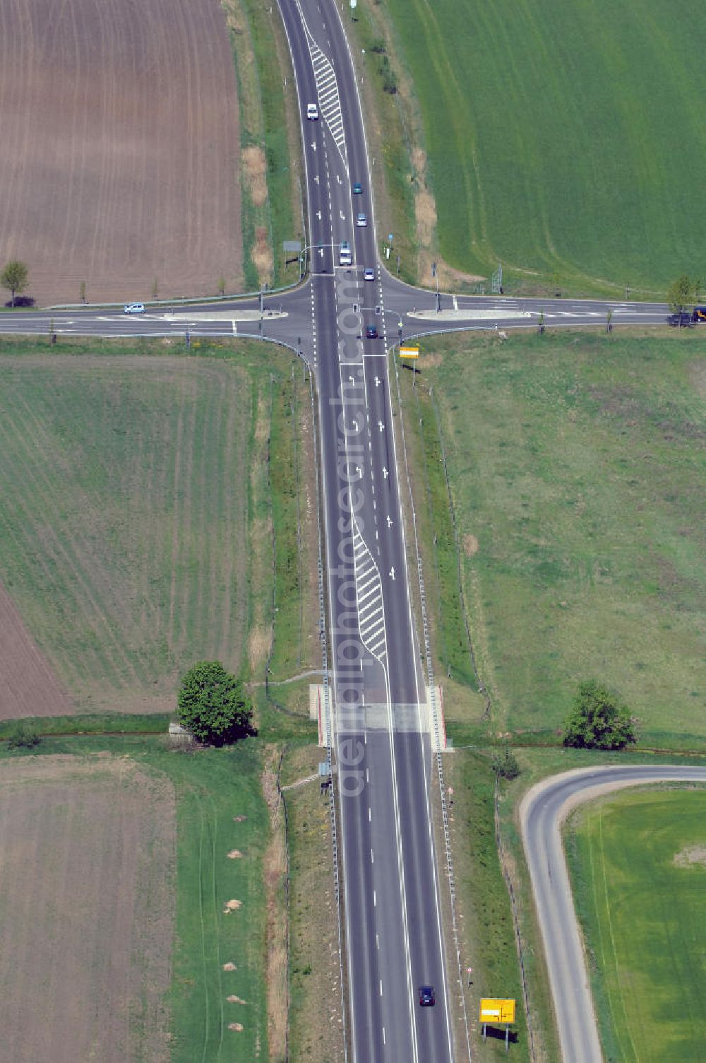 BAD FREIENWALDE from the bird's eye view: Blick auf die Ortsumfahrung der Bundesstrasse B 167 nördlich von Bad Freienwalde. Landesbetrieb Straßenwesen Brandenburg (