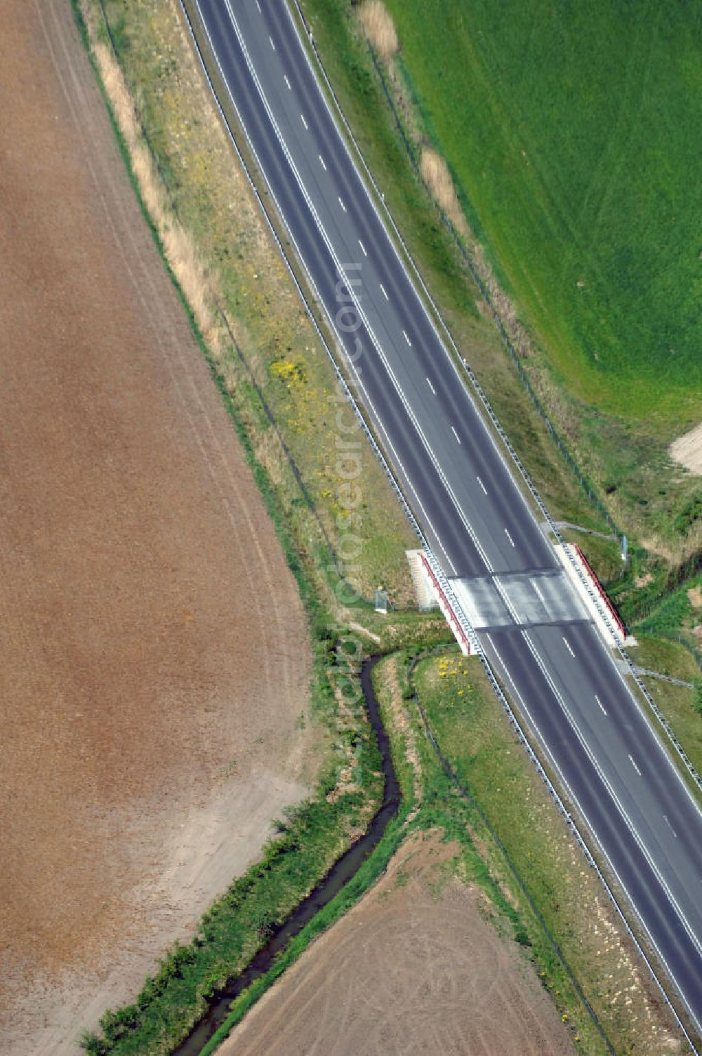 Aerial photograph BAD FREIENWALDE - Blick auf die Ortsumfahrung der Bundesstrasse B 167 nördlich von Bad Freienwalde. Landesbetrieb Straßenwesen Brandenburg (