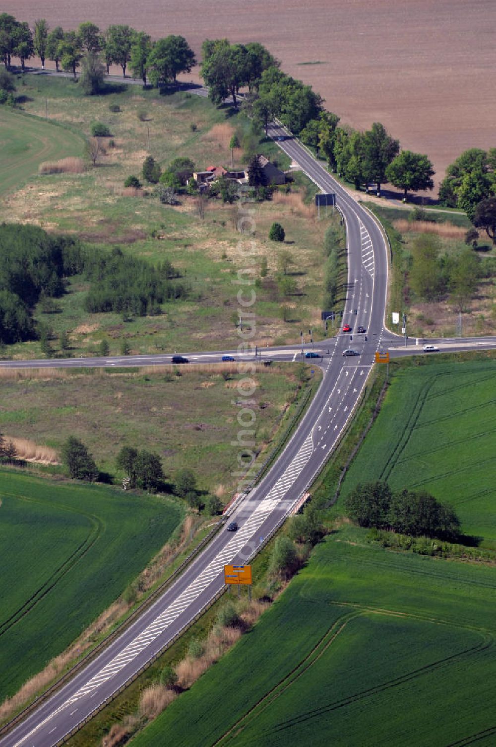 BAD FREIENWALDE from the bird's eye view: Blick auf die Ortsumfahrung der Bundesstrasse B 167 nördlich von Bad Freienwalde. Landesbetrieb Straßenwesen Brandenburg (