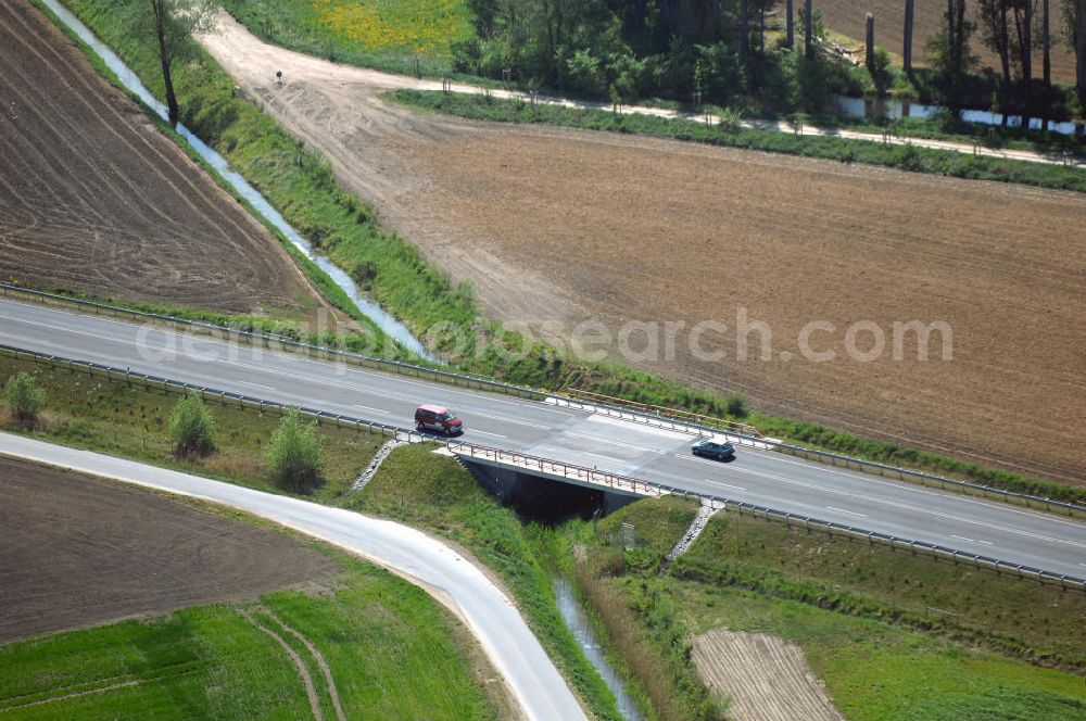 BAD FREIENWALDE from above - Blick auf die Ortsumfahrung der Bundesstrasse B 167 nördlich von Bad Freienwalde. Landesbetrieb Straßenwesen Brandenburg (