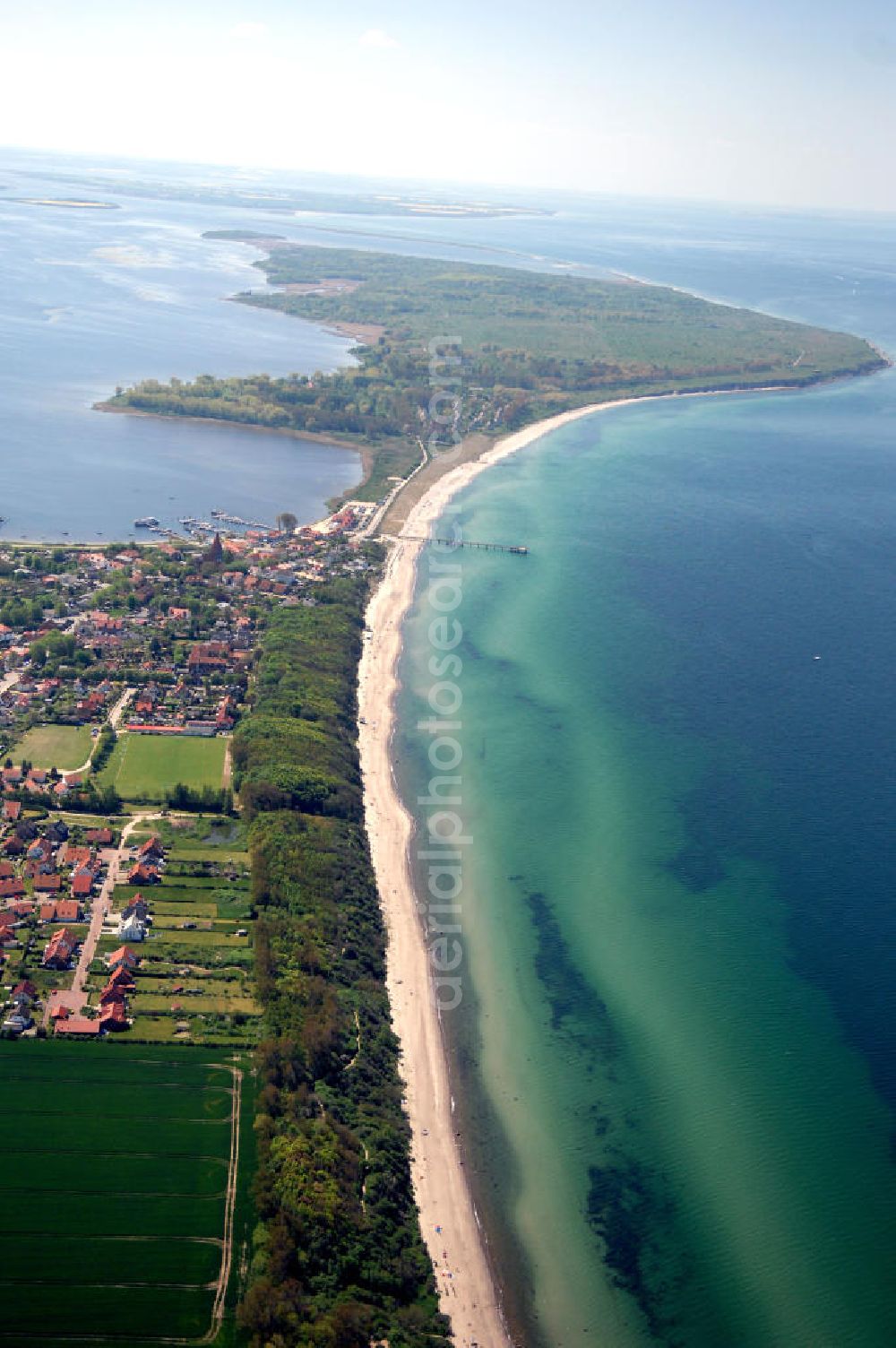 Aerial image Rerik - Blick auf das Ostseebad Rerik und die Halbinsel Wustrow. Kontakt: Kurverwaltung Ostseebad Rerik Leiter: Robert Dietrich, Dünenstrasse 7, 18230 Ostseebad Rerik, E-Mail: info@rerik.de