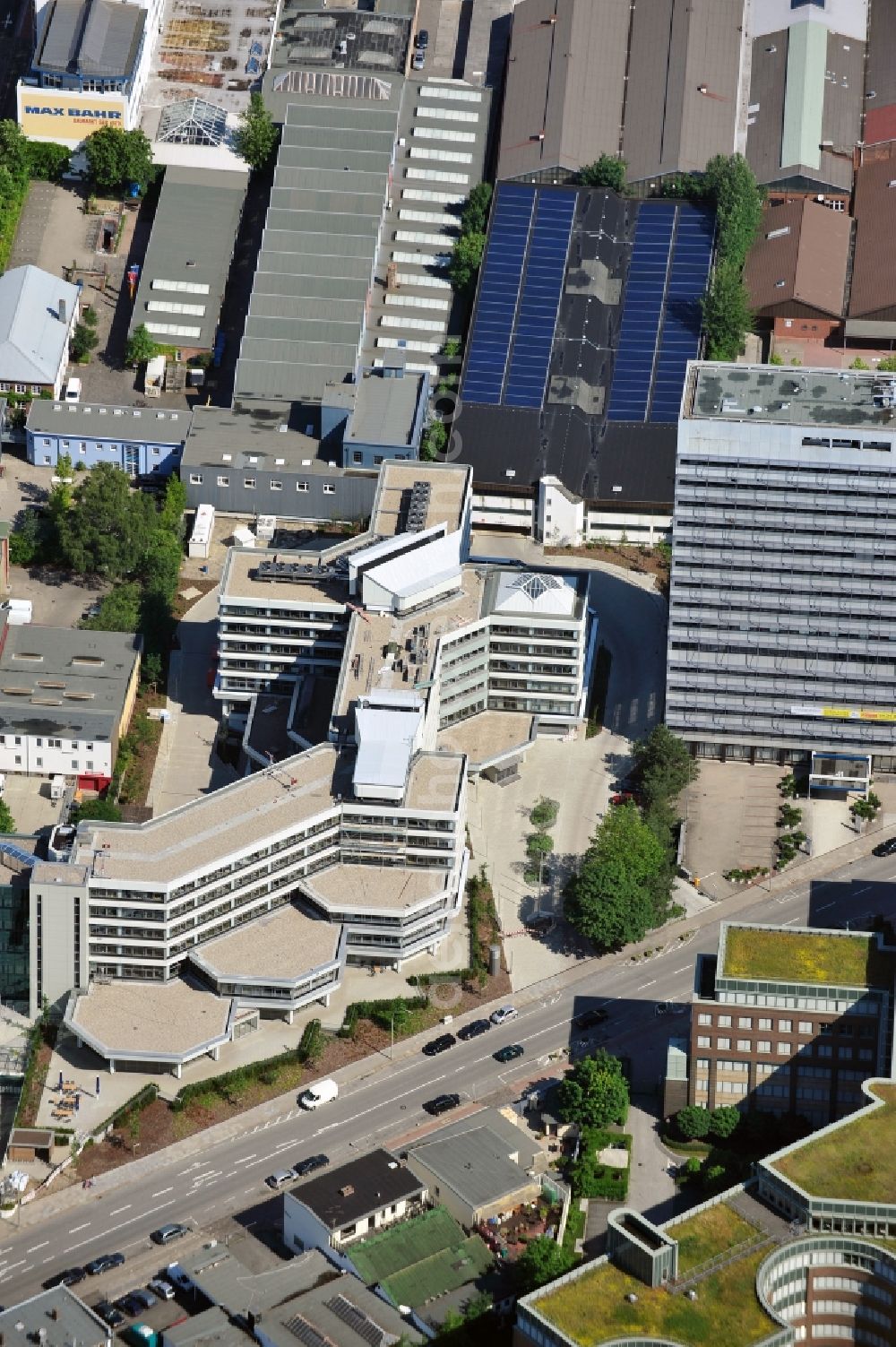 Hamburg from the bird's eye view: View of the Pappelallee in Hamburg with the AOK head office Wandsbeck and certain skyscrapers with office space