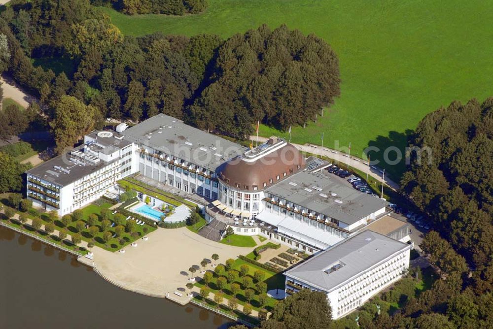 Aerial image Bremen - , Ruhig gelegenes und im Bürgerpark eingebettetes Hotel der Oberklasse, 25 min. vom Airport Bremen entfernt, Es werden sehr viele Maßnahmen incl. Golf und Reiten angeboten, Adresse: Park Hotel Bremen, Im Bürgerpark 28209 Bremen, Tel.: 049-421-34080, Fax: 049-421-3408602