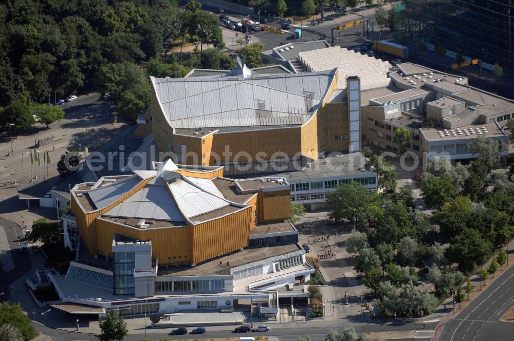 Berlin from the bird's eye view: Die Berliner Philharmonie am Kemperplatz in Tiergarten ist einer der wichtigsten Konzertsäle in Berlin und die Heimstätte der Berliner Philharmoniker. Anschrift: Berliner Philharmonie, Herbert-von-Karajan-Str.1, 10785 Berlin; Tel.: 030 254 88-0