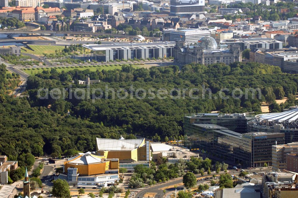 Aerial photograph Berlin Mitte - Die Berliner Philharmonie am Kemperplatz in Tiergarten ist einer der wichtigsten Konzertsäle in Berlin und die Heimstätte der Berliner Philharmoniker. Neben dem Sonycenter am Potsdamer Platz, im Hintergrund der Reichstag / Bundestag. Anschrift: Berliner Philharmonie, Herbert-von-Karajan-Str.1, 10785 Berlin; Tel.: 030 254 88-0