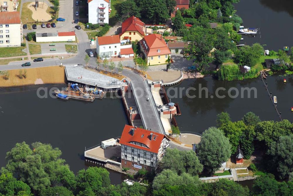 Aerial image Rathenow - Blick auf eine Brücke mit einer Mühle im Fachwerkhäuslichem Stil an der Havel in Rathenow 14712