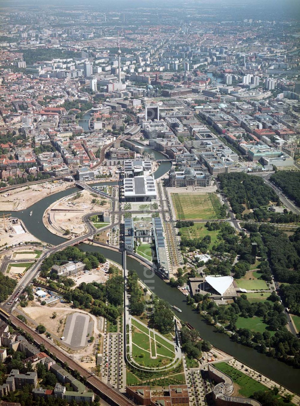 Aerial image Berlin - Tiergarten (Spreebogen) - Berlin Tiergarten / Mitte Regierungsviertel im Berliner Tiegarten am Spreebogen mit dem Reichstag, Paul-Löbe-Haus und Bundeskanzleramt, Marie-Elisabeth-Lüders-Haus Im Auftrag der Bundesbaugesellschaft mbH