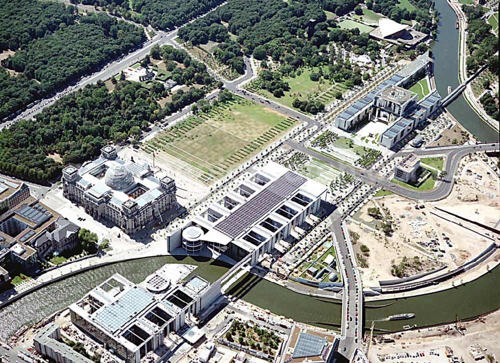 Aerial photograph Berlin - Tiergarten (Spreebogen) - Berlin Tiergarten / Mitte Regierungsviertel im Berliner Tiegarten am Spreebogen mit dem Reichstag, Paul-Löbe-Haus und Bundeskanzleramt, Marie-Elisabeth-Lüders-Haus Im Auftrag der Bundesbaugesellschaft mbH