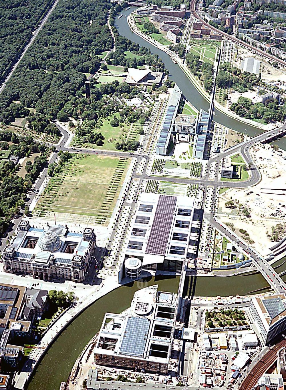 Aerial image Berlin - Tiergarten (Spreebogen) - Berlin Tiergarten / Mitte Regierungsviertel im Berliner Tiegarten am Spreebogen mit dem Reichstag, Paul-Löbe-Haus und Bundeskanzleramt, Marie-Elisabeth-Lüders-Haus Im Auftrag der Bundesbaugesellschaft mbH