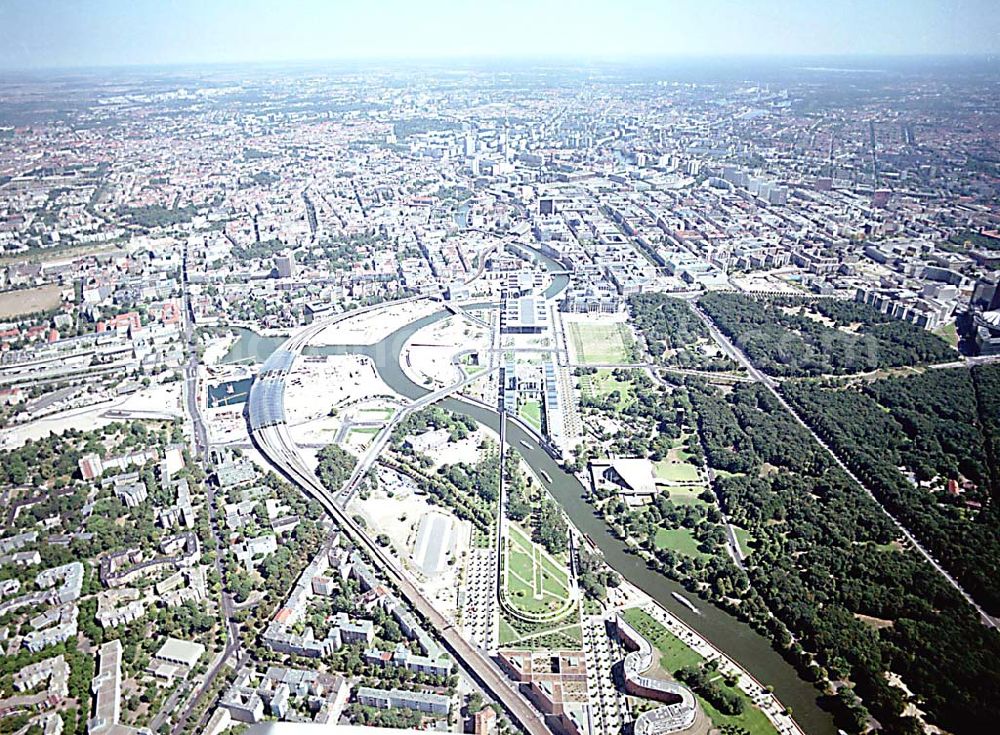 Berlin - Tiergarten (Spreebogen) from the bird's eye view: Berlin Tiergarten / Mitte Regierungsviertel im Berliner Tiegarten am Spreebogen mit dem Reichstag, Paul-Löbe-Haus und Bundeskanzleramt, Marie-Elisabeth-Lüders-Haus Im Auftrag der Bundesbaugesellschaft mbH