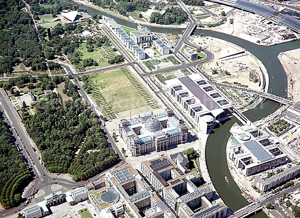 Aerial image Berlin - Tiergarten (Spreebogen) - Berlin Tiergarten / Mitte Regierungsviertel im Berliner Tiegarten am Spreebogen mit dem Reichstag, Paul-Löbe-Haus und Bundeskanzleramt, Marie-Elisabeth-Lüders-Haus Im Auftrag der Bundesbaugesellschaft mbH