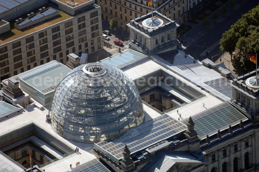 Berlin from the bird's eye view: Der Berliner Reichstag / Bundestag im Regierungsviertel. Adresse: Platz der Republik 1, 11011 Berlin; Tel.: 030/ 22732152