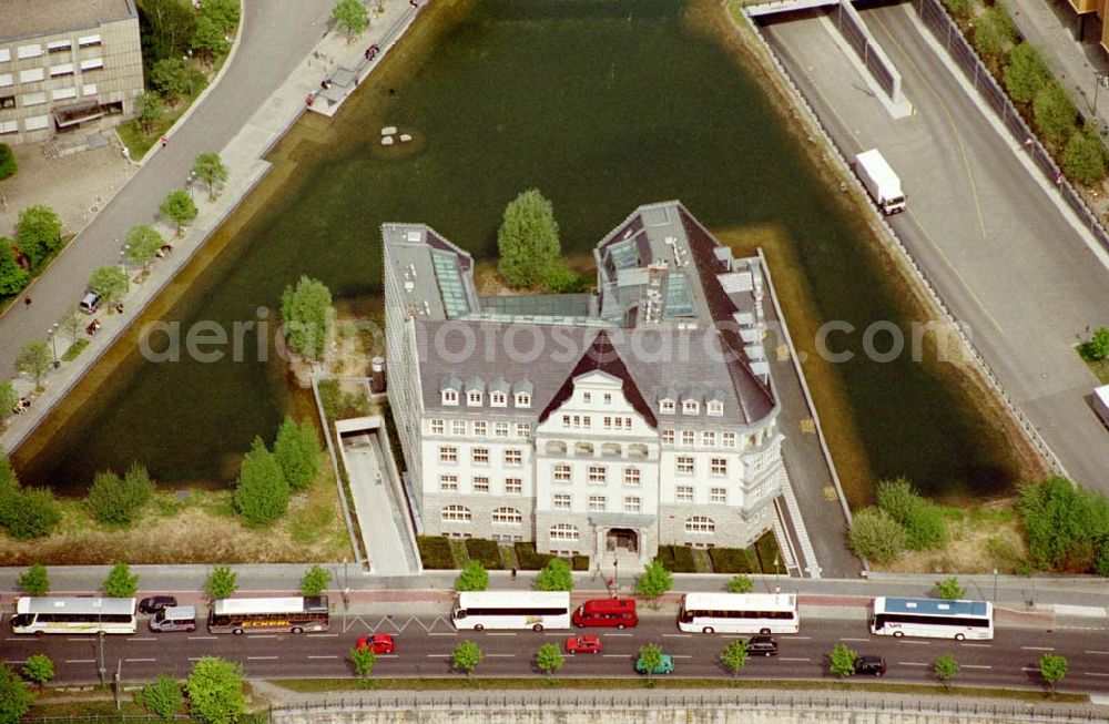 Berlin - Tiergarten from above - Blick auf rekonstruierte Altbau-Wohn- und Geschäftshäuser am Potsdamer Platz in Berlin - Tiergarten.