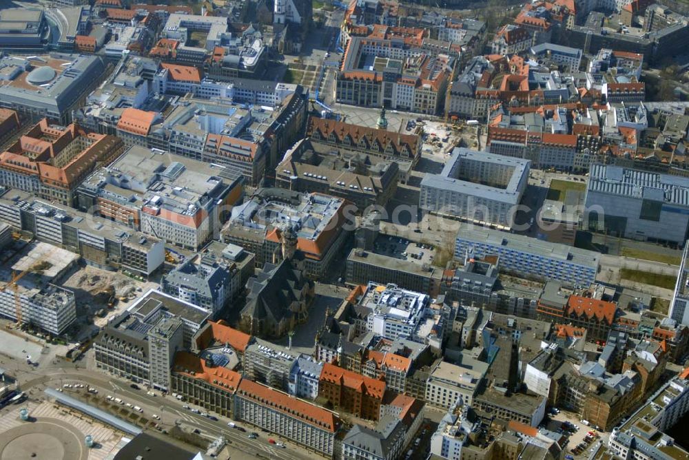 Leipzig from the bird's eye view: Blick auf restaurierte Wohn- und Geschäftshäuser an der Ritterstrasse im Stadtzentrum von Leipzig.