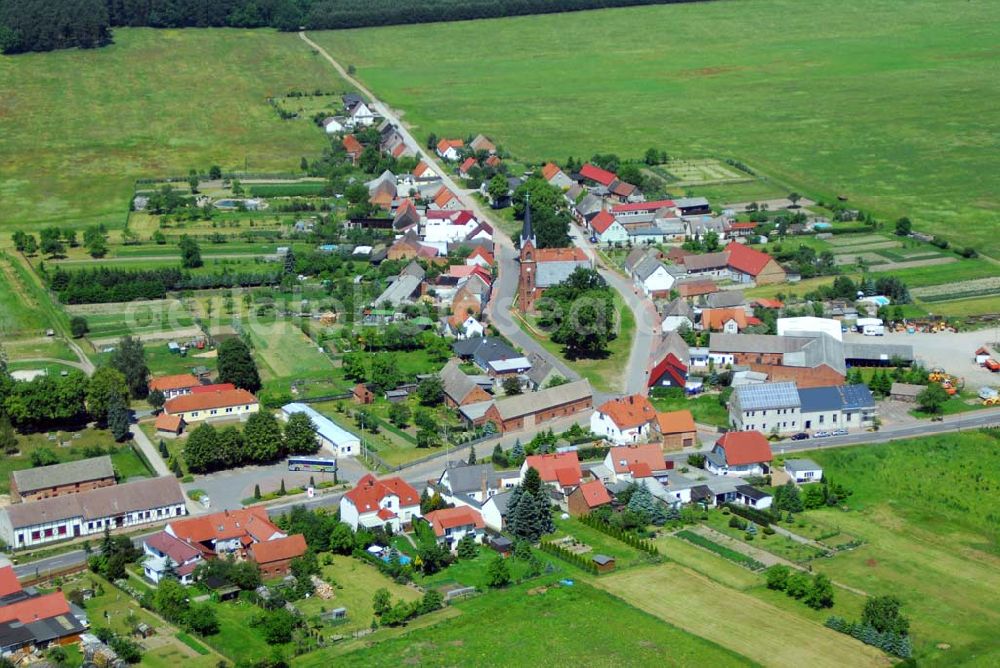 Reuden(Fläming) from above - Blick auf Reuden(Fläming); Landkreis Zerbst; PLZ:39264;