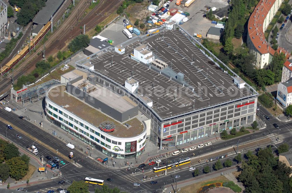 Berlin from the bird's eye view: Blick auf das Ring-Center II in Berlin-Friedrichshain. Das Einkaufszentrum verfügt über 113 Fachgeschäfte. Kontakt: ECE Projektmanagement G.m.b.H. & Co. KG, Center-Management, Ring-Center, Frankfurter Allee 111, 10247 Berlin, Tel. +49 (0)30 422 64 70, Fax +49 (0)30 422 64 729, Email info@ring-center.de