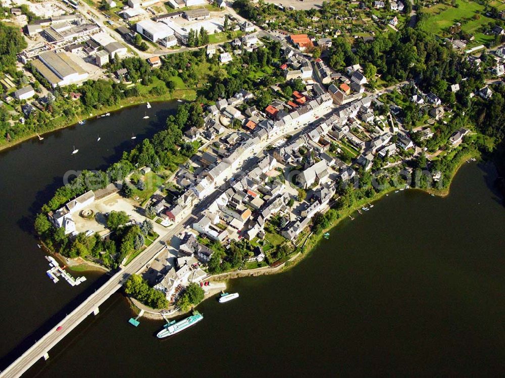 Saalburg from the bird's eye view: 27.08.2005 Saalburg; Saalburg-Ebersdorf ist eine Stadt im Saale-Orla-Kreis in Thüringen, die am größten Stausee Deutschlands, der Bleilochtalsperre, liegt.Die Stadt entstand am 1. Januar 2003 durch den freiwilligen Zusammenschluss der ehemaligen Stadt Saalburg und der Gemeinde Ebersdorf/Thüringen.