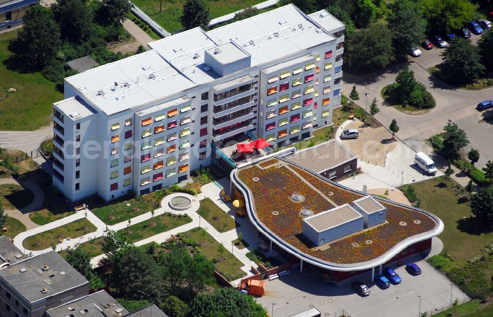 Magdeburg from above - Blick auf das sanierte Altenpflegeheim in Magdeburg-Olvenstedt. Das 1986 eingeweihte Altenpflegeheim wurde 2002/2003 für ca. 11 Mio. Euro saniert und im Oktober 2003 wieder eröffnet. Hier leben 144 Bewohner in 120 Zimmern. 70 Pfleger werden hier beschäftigt. Kontakt: Altenpflegeheim Olvenstedt, Johannes-Göderitz-Str. 83, 39130 Magdeburg, Tel.: 0391/72673