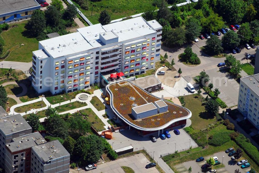 Magdeburg from the bird's eye view: Blick auf das sanierte Altenpflegeheim in Magdeburg-Olvenstedt. Das 1986 eingeweihte Altenpflegeheim wurde 2002/2003 für ca. 11 Mio. Euro saniert und im Oktober 2003 wieder eröffnet. Hier leben 144 Bewohner in 120 Zimmern. 70 Pfleger werden hier beschäftigt. Kontakt: Altenpflegeheim Olvenstedt, Johannes-Göderitz-Str. 83, 39130 Magdeburg, Tel.: 0391/72673