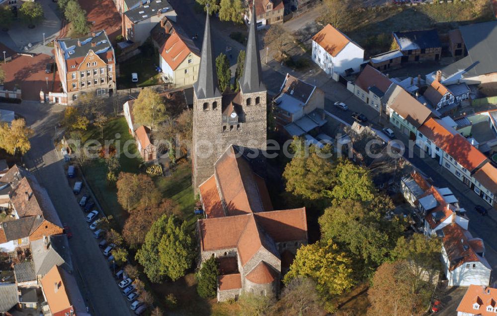 Aerial photograph Burg - Blick auf die Sankt Nicolai Kirche in Burg im Landkreis Jerichower Land in Sachsen-Anhalt. Kontakt: Bernhard Ruth Stadtverwaltung Burg, In der Alten Kaserne 2 39288 Burg, Tel. +49(0)3921 921 202, Email: bernhard.ruth@stadt-burg.de; Kersten Schumacher Stadtverwaltung Burg, In der Alten Kaserne 2 39288 Burg, Tel. +49(0)3921 921 604, Email: kersten.schumacher@stadt-burg.de; Bürgerbüro Anett Primas, Markt 1 39288 Burg, Tel. +49(0)3921 484490, Email: burginfo@stadt-burg.de; Kirche Sankt Nicolai, Oberstraße 42 39288 Burg; Ev. Pfarramt Sankt Nicolai, Nicolaistraße 4 39288 Burg, Tel. +49(0)3921 944430