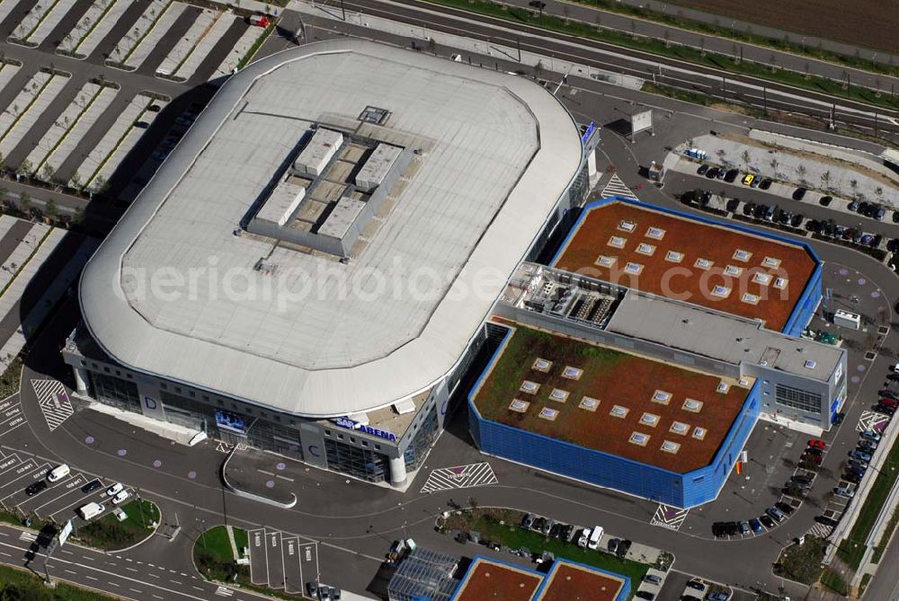 Aerial photograph Mannheim - 01.09.2006 Mannheim (Baden-Württemberg) Blick auf die SAP Arena am Flughafen Mannheim,SAP ARENA Betriebsgesellschaft der Multifunktionsarena Mannheim mbH & Co. KG Xaver-Fuhr-Str. 150 ,68163 Mannheim ,Tel.: +49 (0) 6 21 - 1 81 90 - 204 Fax: +49 (0) 6 21 - 1 81 90 - 18 213,e-Mail: info@saparena.de