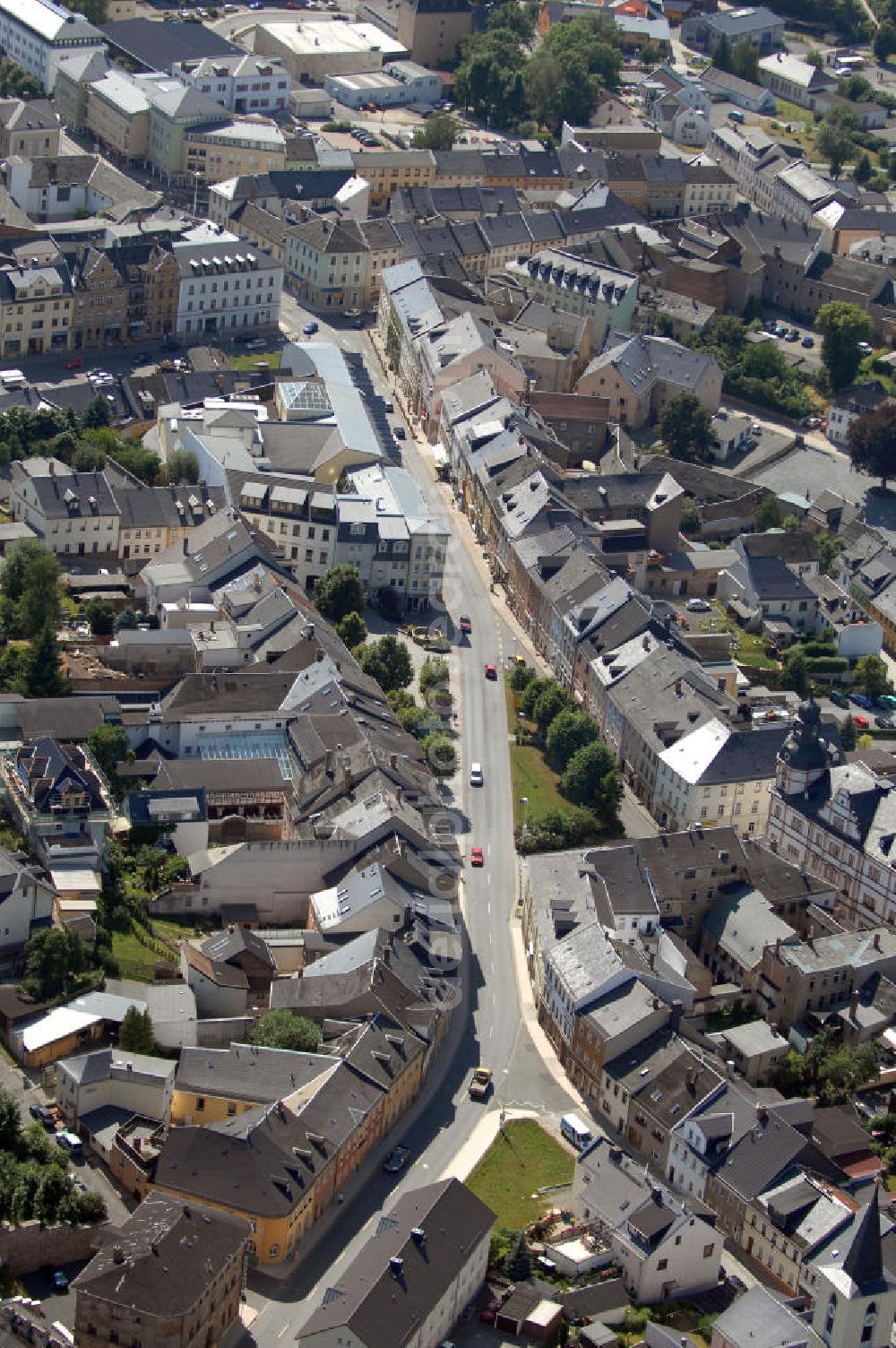 Aerial photograph SCHLEIZ - Bis 1848, als die Landesregierung und das Fürstenhaus Reuß jüngere Linie nach Gera zogen, war Schleiz eine Residenzstadt. Im April 1945 wurde das Schleizer Schloss durch einen Bombenangriff der Alliierten zerstört. Kontakt: Bahnhofstraße 1, 07907 Schleiz, Tel. +49 (0)3663 4804 0, Fax +49 (0)3663 423220, email info@schleiz.de