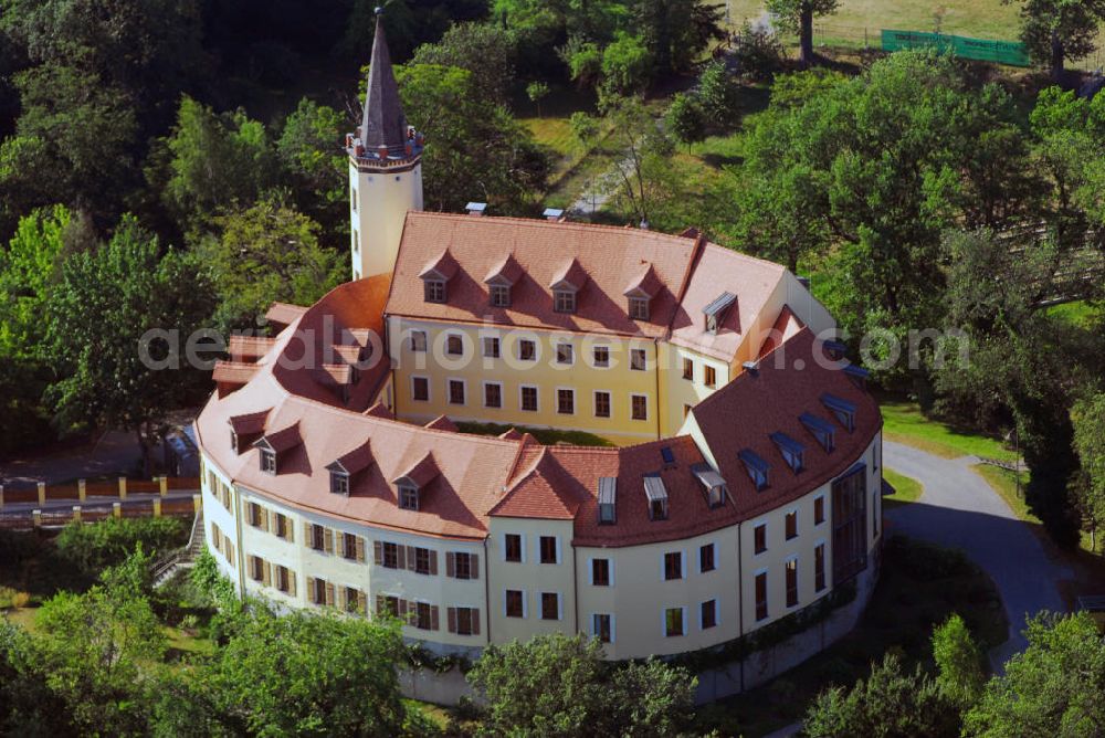 Aerial image Jessen (Elster) - Blick auf das Schloss Jessen an der Elster. Jessen ist eine Kleinstadt an der Schwarzen Elster und liegt im östlichen Teil von Sachsen-Anhalt im Landkreis Wittenberg. Das Schloss Jessen wurde 1862 von den Gebrüdern Carl und Fritz Raschig erworben, die eine Tuchfabrik dort einrichteten. Seit 1999 ist das restaurierte Schloss Sitz der Stadtverwaltung. Kontakt: Stadtverwaltung Jessen, Schloßstr. 11, 06917 Jessen (Elster), Tel.: 03537/2765,