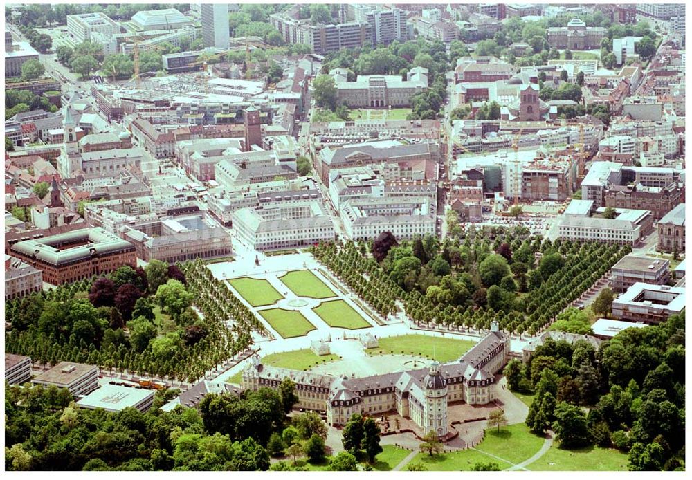 Aerial photograph Karlsruhe - 27.05.04 Blick auf das Schloß Karlsruhe mit der Altstadt. Umbau des Karstadt-Kaufhauses am Karlsruher Schloß