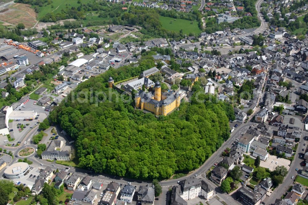 Aerial image Montabaur - A view of the castle Montabur with adjoining hotel and the location of the Academy of German Cooperatives in Montabaur in the state of Rhineland-Palatinate