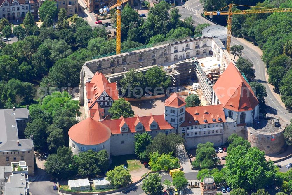 Aerial image Halle/Saale - Blick auf Schloss Moritzburg am Schlossberg in Halle, das zur Zeit restauriert wird (Kontakt Stiftung Moritzburg: Friedemann-Bach-Platz 5, D-06108 Halle (Saale), Telefon: 0345-21259-0, Telefax: 0345-2029990, poststelle@moritzburg.lsa-net.de)