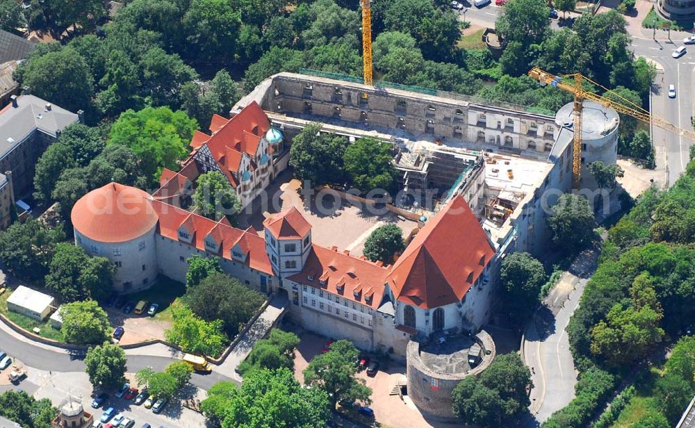 Aerial photograph Halle/Saale - Blick auf Schloss Moritzburg am Schlossberg in Halle, das zur Zeit restauriert wird (Kontakt Stiftung Moritzburg: Friedemann-Bach-Platz 5, D-06108 Halle (Saale), Telefon: 0345-21259-0, Telefax: 0345-2029990, poststelle@moritzburg.lsa-net.de)