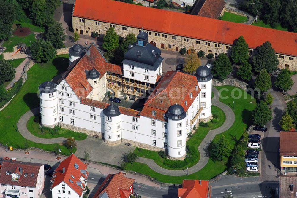 Pfedelbach from above - , Blick auf Schloss Pfedelbach. Das ehemalige Wasserschloß wurde 1572 von Graf Eberhard von Waldenburg im Renaissance-Stil erbaut. Seit 1962 ist es im Besitz der Gemeinde Pfedelbach. Bürgermeisteramt , Hauptstr. 17, 74629 Pfedelbach, Telefon: 07941/6081-0,