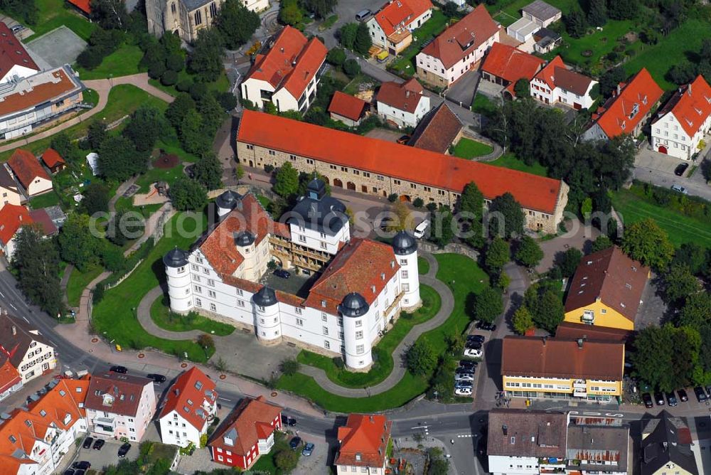 Pfedelbach from the bird's eye view: , Blick auf Schloss Pfedelbach. Das ehemalige Wasserschloß wurde 1572 von Graf Eberhard von Waldenburg im Renaissance-Stil erbaut. Seit 1962 ist es im Besitz der Gemeinde Pfedelbach. Bürgermeisteramt , Hauptstr. 17, 74629 Pfedelbach, Telefon: 07941/6081-0,