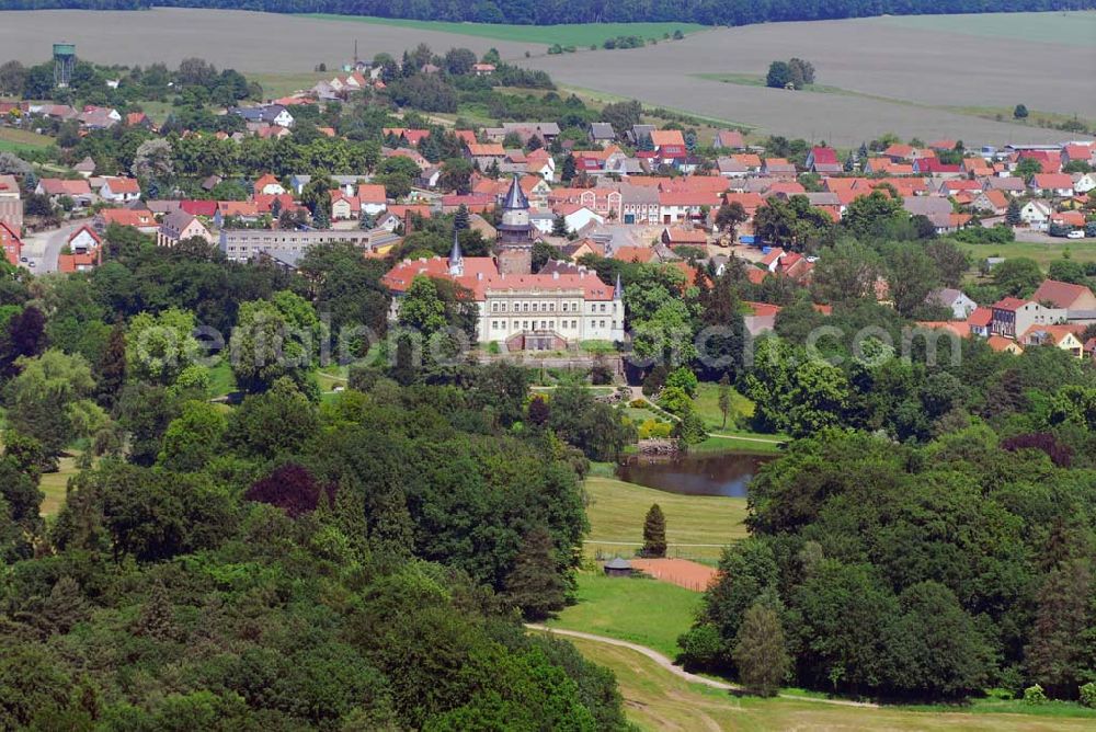 Wiesenburg from the bird's eye view: Blick auf das Schloss Wiesenburg in Wiesenbug/Brandenburg.Das Schloss wurde urkundlich zum ersten Mal im Jahre 1161 erwähnt. Im Inneren des Schlosses sind moderne Wohnungen sowie Büroräume entstanden. Kontakt: Schloss Wiesenburg GbR, Schloss, 14827 Wiesenburg, Telefon (03 38 49) 5 58 90, Fax (03 38 49) 5 58 99