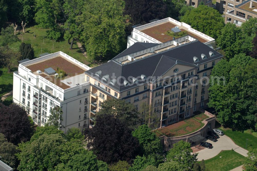 Aerial photograph Frankfurt am Main - Blick auf die SchlossResidence Mühlberg im Frankfurter Stadtteil Sachsenhausen. Die Seniorenresidenz wird von Mitarbeitern der Markus Diakonie betreut und ist ein Projekt der cds Wohnbau GmbH. View of the Residence Palace Mühlberg in Sachsenhausen district of Frankfurt. The senior residence is maintained by employees of the Diakonia and Markus is a project of cds Wohnbau GmbH.