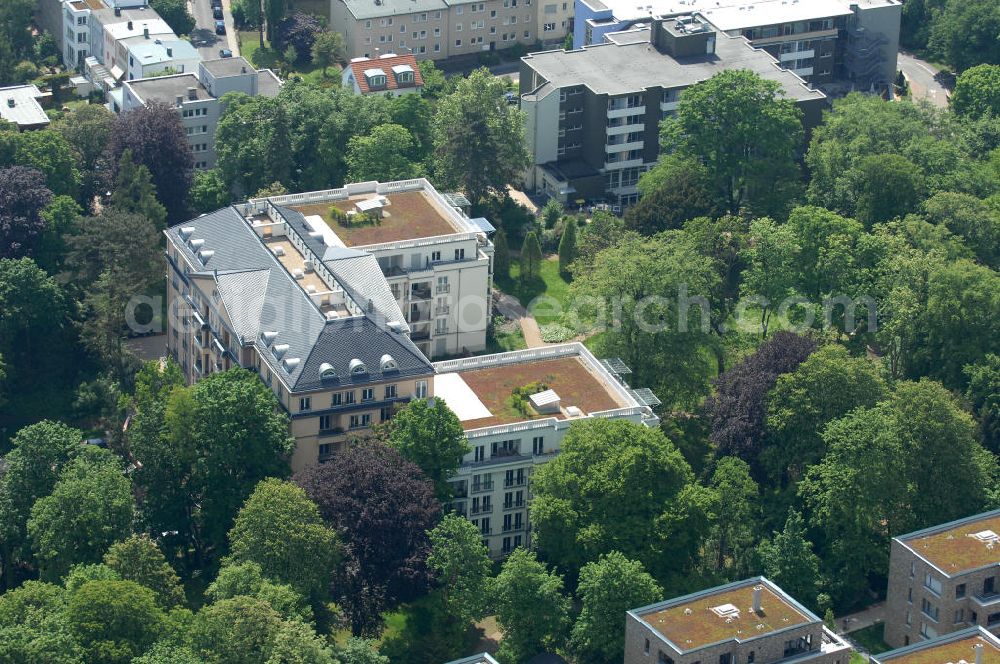 Frankfurt am Main from the bird's eye view: Blick auf die SchlossResidence Mühlberg im Frankfurter Stadtteil Sachsenhausen. Die Seniorenresidenz wird von Mitarbeitern der Markus Diakonie betreut und ist ein Projekt der cds Wohnbau GmbH. View of the Residence Palace Mühlberg in Sachsenhausen district of Frankfurt. The senior residence is maintained by employees of the Diakonia and Markus is a project of cds Wohnbau GmbH.