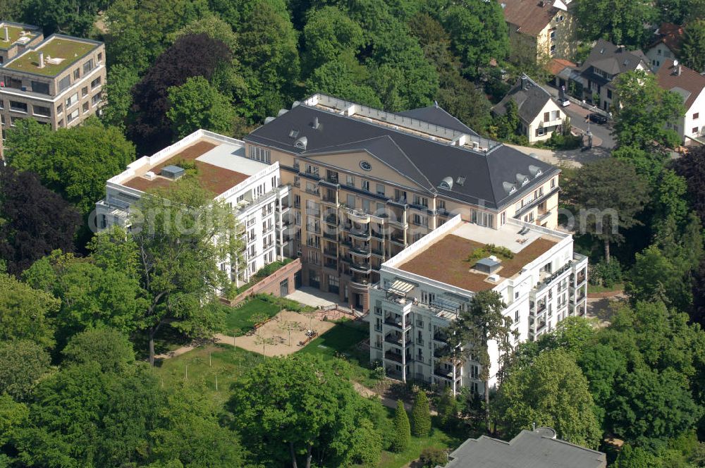 Aerial photograph Frankfurt am Main - Blick auf die SchlossResidence Mühlberg im Frankfurter Stadtteil Sachsenhausen. Die Seniorenresidenz wird von Mitarbeitern der Markus Diakonie betreut und ist ein Projekt der cds Wohnbau GmbH. View of the Residence Palace Mühlberg in Sachsenhausen district of Frankfurt. The senior residence is maintained by employees of the Diakonia and Markus is a project of cds Wohnbau GmbH.