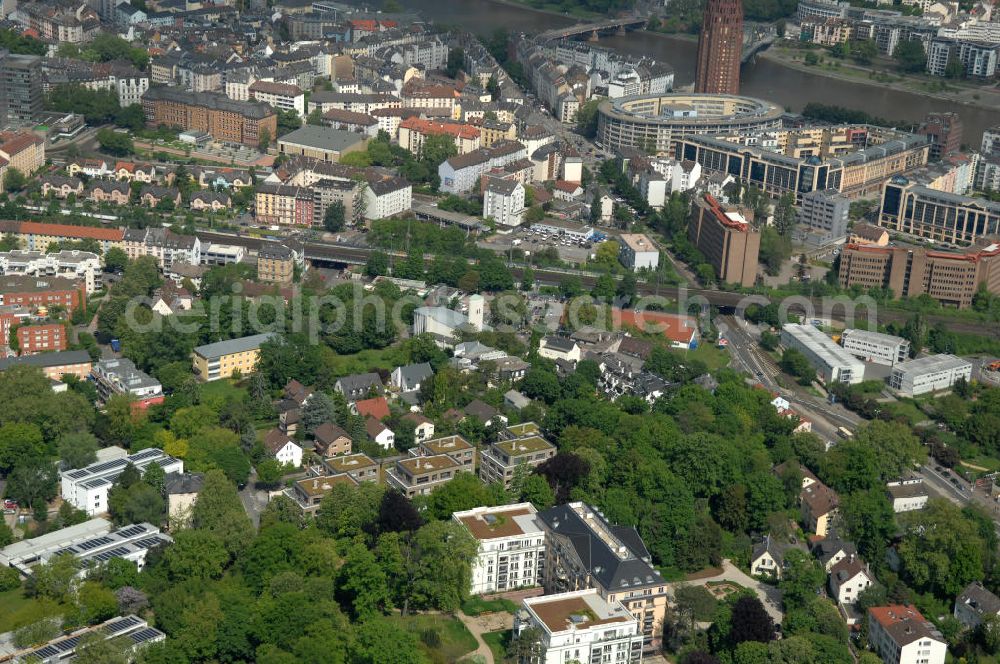 Aerial photograph Frankfurt am Main - Blick auf die SchlossResidence Mühlberg im Frankfurter Stadtteil Sachsenhausen. Die Seniorenresidenz wird von Mitarbeitern der Markus Diakonie betreut und ist ein Projekt der cds Wohnbau GmbH. View of the Residence Palace Mühlberg in Sachsenhausen district of Frankfurt. The senior residence is maintained by employees of the Diakonia and Markus is a project of cds Wohnbau GmbH.