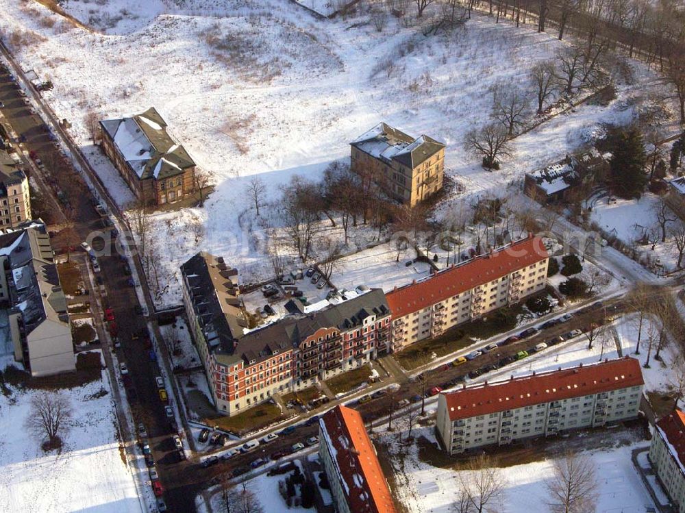 Chemnitz / Sachsen from above - 15.01.2006 Chemnitz / Sachsen: Vereister, schneebedeckter See des Wohnparks am Schloßteich der HVB Immobilien AG in Chemnitz / Sachsen