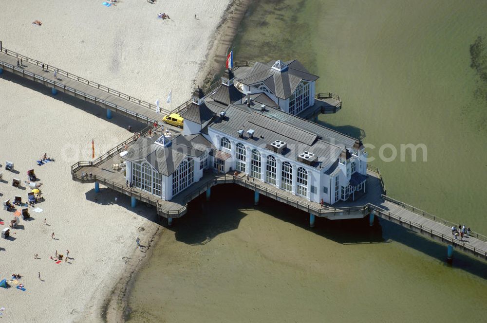 Aerial image Ostseebad Sellin - Blick auf die Seebrücke Sellin auf Rügen. Kontakt: Seebrücke Sellin GmbH, Seebrücke 1, 18586 Sellin, Tel. 38303 9296-00, Fax 38303 9296-99, E-Mail: info@seebrueckesellin.de