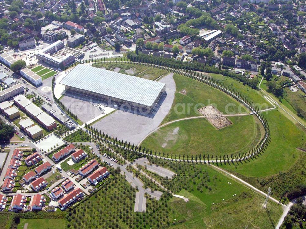 Herne from the bird's eye view: Energiepark Mont-Cenis der Stadtwerke Herne, Stadtteilrathaus Herne-Sodingen und Fortbildungsakademie des Innenministeriums NRW. In die Dachflächen und die südwestlichen Seitenflächen der Glashülle wurde eines der größten Solarkraftwerke seiner Art integriert. Betriebsgesellschaft Akademie Mont-Cenis Herne mbH; Mont-Cenis-Platz 1; D-44627 Herne; Telefon: 02323-9650; Fax:02323-9651999;Mail:info@akademie-mont-cenis.de