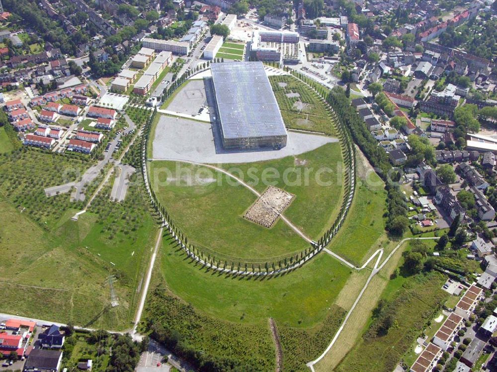 Aerial image Herne - Energiepark Mont-Cenis der Stadtwerke Herne, Stadtteilrathaus Herne-Sodingen und Fortbildungsakademie des Innenministeriums NRW. In die Dachflächen und die südwestlichen Seitenflächen der Glashülle wurde eines der größten Solarkraftwerke seiner Art integriert. Betriebsgesellschaft Akademie Mont-Cenis Herne mbH; Mont-Cenis-Platz 1; D-44627 Herne; Telefon: 02323-9650; Fax:02323-9651999;Mail:info@akademie-mont-cenis.de