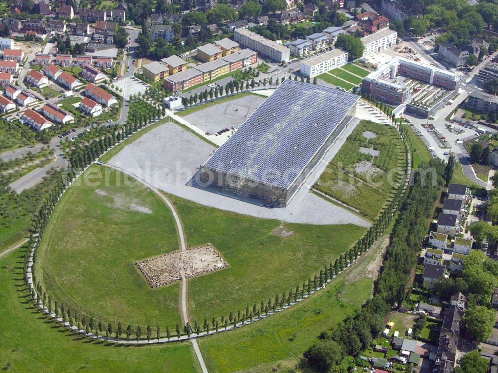 Herne from above - Energiepark Mont-Cenis der Stadtwerke Herne, Stadtteilrathaus Herne-Sodingen und Fortbildungsakademie des Innenministeriums NRW. In die Dachflächen und die südwestlichen Seitenflächen der Glashülle wurde eines der größten Solarkraftwerke seiner Art integriert. Betriebsgesellschaft Akademie Mont-Cenis Herne mbH; Mont-Cenis-Platz 1; D-44627 Herne; Telefon: 02323-9650; Fax:02323-9651999;Mail:info@akademie-mont-cenis.de