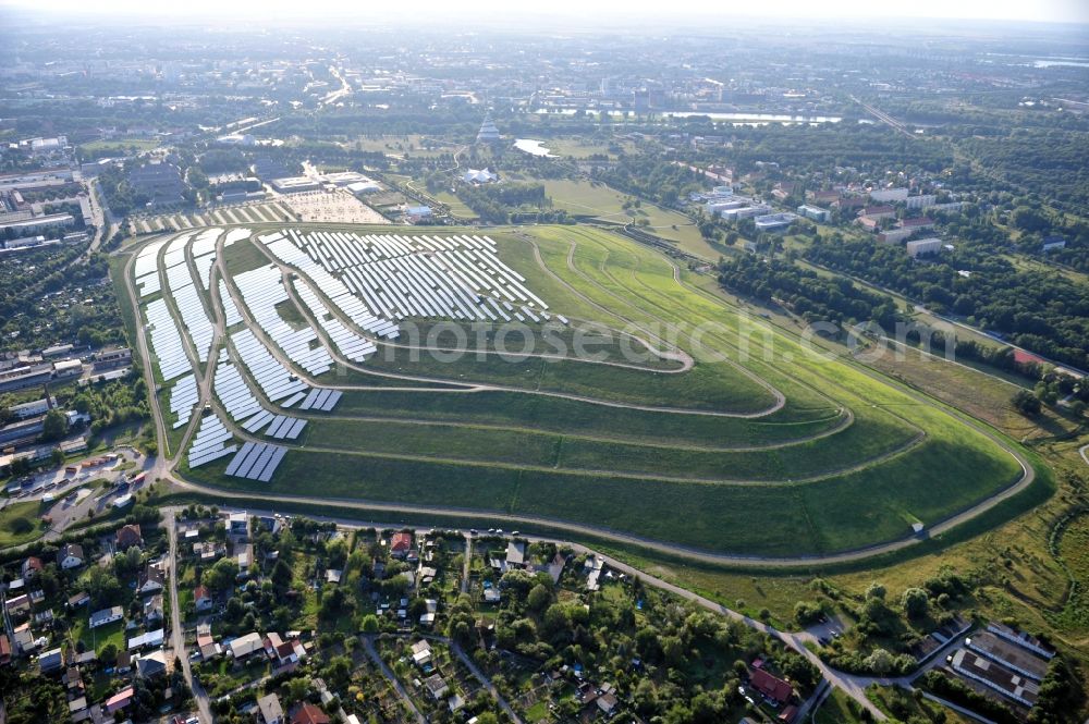 Aerial photograph Magdeburg - View of the solar park in Magdeburg in Saxony-Anhalt. Under the direction of the WSB group, there was built the solar park within 5 months on the former domestic waste landfill Cracauer Anger, which was closed in 1998. The plant went into operation in December 2011