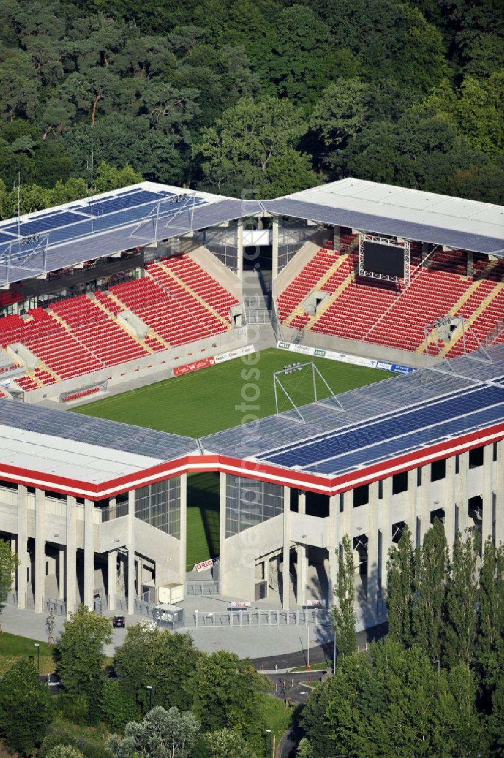 Aerial photograph Offenbach - View of the Sparda-Bank-Hessen stadium in Offenbach. The soccer stadium, in which the soccer club Kickers Offenbach plays its home games, was rebuilt after the demolition of the stadium Bieberer Berg at the same location with a higher capacity of 20,500 seats. Under the leadership of the newly formed stadium company Bieberer Berg (SBB), the stadium was built in February 2011 and celebrated its opening in July 2012